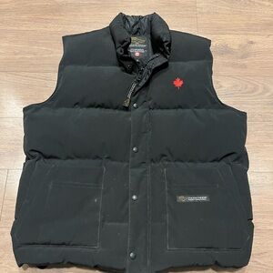 Vintage Canada Goose Down Puffer Canadian Leaf Vest L